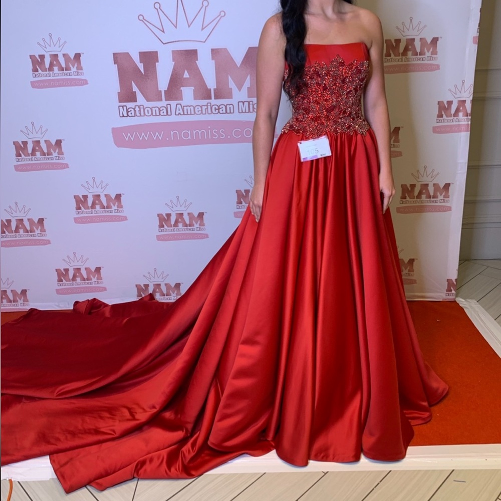Sherri hill couture red gown size 4